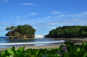 Menikmati Indahnya Pesona Pantai Madasari Cimerak Pangandaran