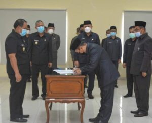 Dua Pejabat Perumda Tirta Prabawa Mukti Kabupaten Pangandaran Dilantik