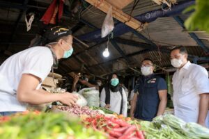 Hari Pertama Puasa, Gubernur dan Menteri Perdagangan Turun ke Pasar Kosambi Bandung