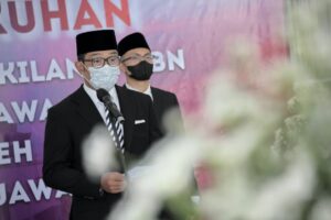 Kukuhkan Kepala BKKBN Jabar, Ridwan Kamil Mendorong Kualitas Keluarga Lebih Baik