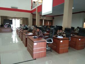 Seminar Naskah Akademik dan Raperda Cadangan Pangan Daerah di Komisi 2 DPRD Pangandaran
