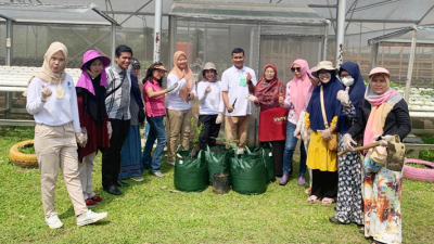 Dosen Sekolah Vokasi IPB Ajarkan Urban Farming